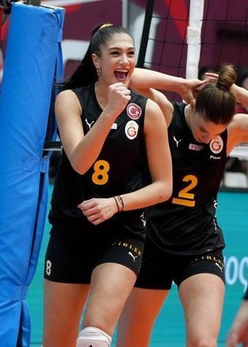 Yasemin Güveli Galatasaray'da yeniden doğdu gözünü bakın nereye dikti - Fotoğraf: 6